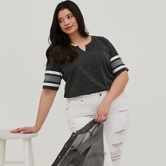 NWT! TORRID 2 NOTCH VARSITY TEE - TRIBLEND JERSEY BLACK - Picture 3 of 8